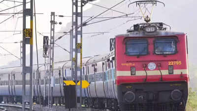 Railways aims at having quick cleaning teams after every 3-4 stations, wash toilets in under a minute | India News