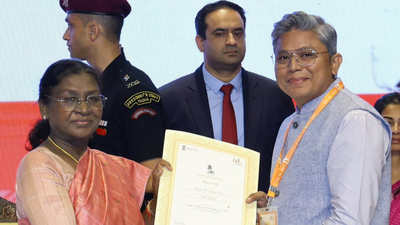 President Droupadi Murmu confers National Award on Maharashtra painter Nilesh Vede for his artwork ‘I, Me and Myself’ | India News