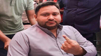 बिहार चुनाव: राजद ने 24 महिलाओं सहित 143 उम्मीदवारों की सूची की घोषणा की; 3 निर्वाचन क्षेत्रों में कांग्रेस के साथ सीटों का टकराव | पटना समाचार