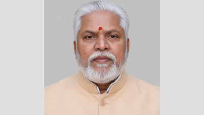 ‘स्वच्छ गया’ के लिए प्रेम कुमार पैडल चलाकर मतदान केंद्र पहुंचे | पटना समाचार