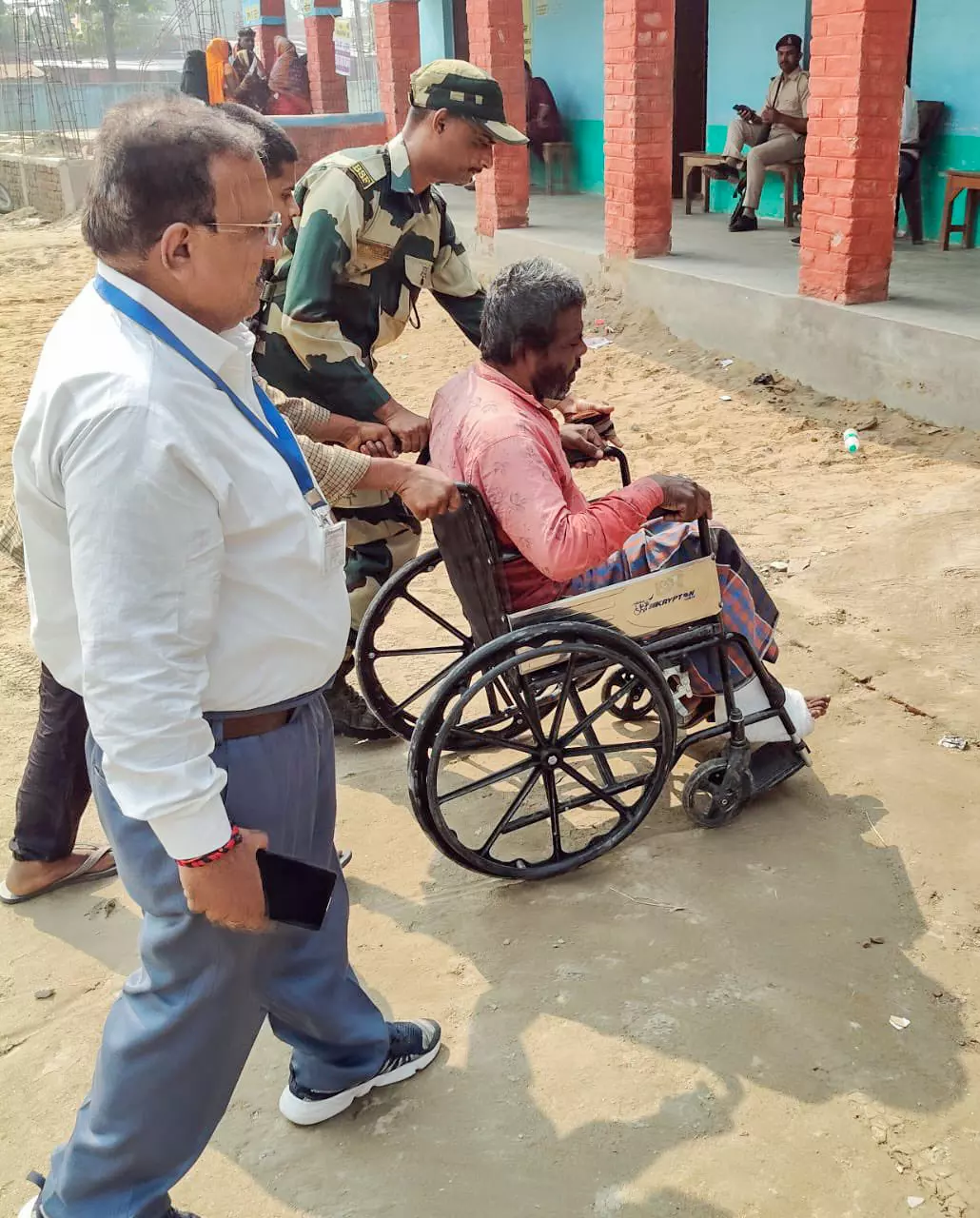 सुपौल में सुचारू मतदान, छातापुर में मामूली ईवीएम खराबी की सूचना | पटना समाचार