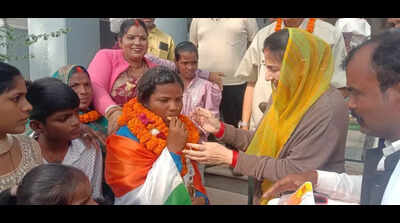 नेत्रहीन महिला डब्ल्यूसी स्टार परिवार को सहारा देने के लिए सरकारी नौकरी की तलाश में | पटना समाचार