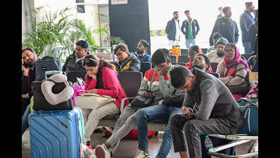 शहर के हवाईअड्डे पर हंगामा, इंडिगो ने 28 निर्धारित उड़ानों में से 11 रद्द की | पटना समाचार