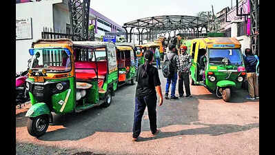 पटना की प्रमुख सड़कों पर ऑटो, कार पार्किंग वर्जित | पटना समाचार