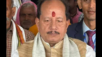 भूमि संबंधी शिकायतों को पदानुक्रम में बढ़ाना बंद करें: डिप्टी सीएम ने अधिकारियों से कहा | पटना समाचार