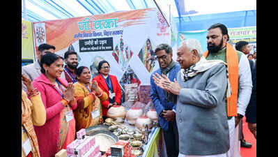 नीतीश ने बिहार में सरकारी डॉक्टरों द्वारा निजी प्रैक्टिस पर प्रतिबंध लगाने की घोषणा की | पटना समाचार